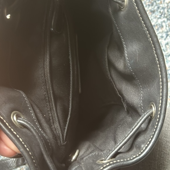 REDUCED!!Pre-Owned authentic leather coach backpack - Picture 6 of 11